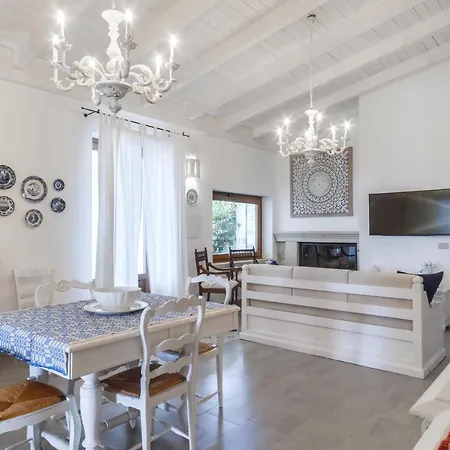 Relais L'oliveto Apartment Surano